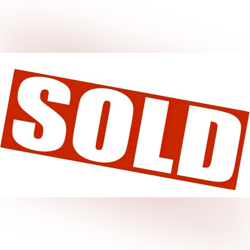 *SOLD** NEW LV Cherie Pumps 38.5